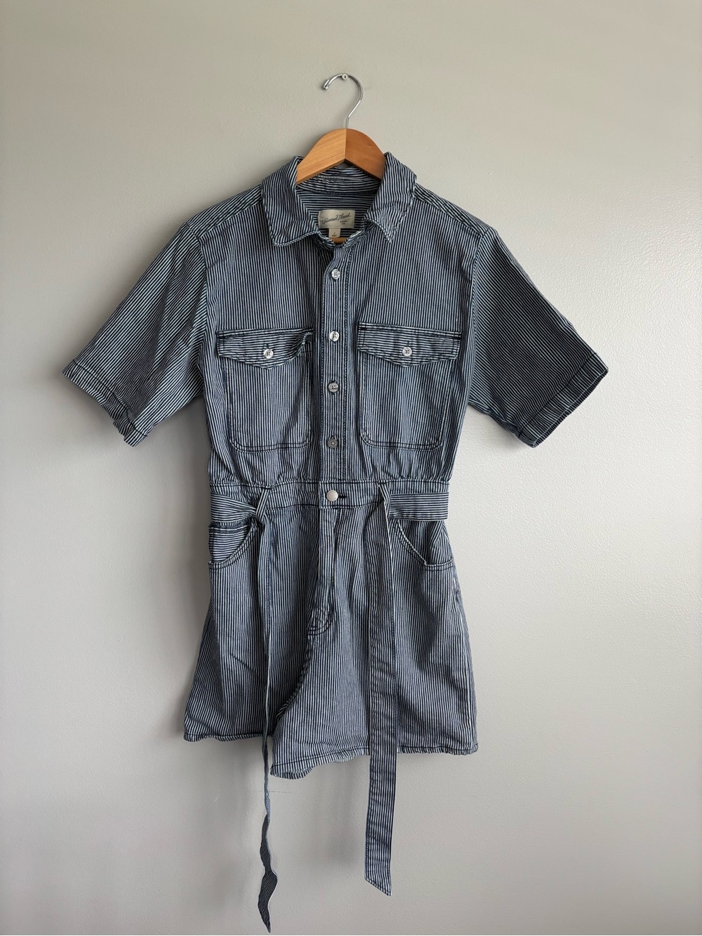 Universal Thread Navy White Striped Short Sleeve Belted Utility Romper Women’s 8